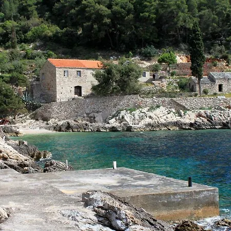 Apartment Seaside Secluded Apartments Cove Skozanje, Hvar - 4624 *